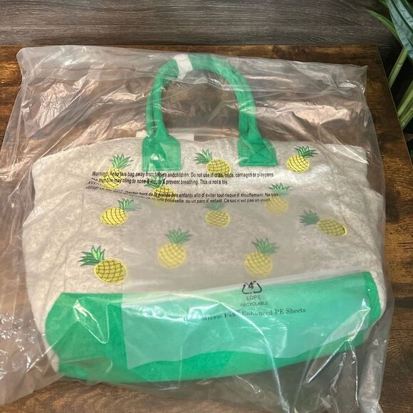 Wildfox Pineapple Tote Bag Green and Gray. NWT! - Picture 5 of 8